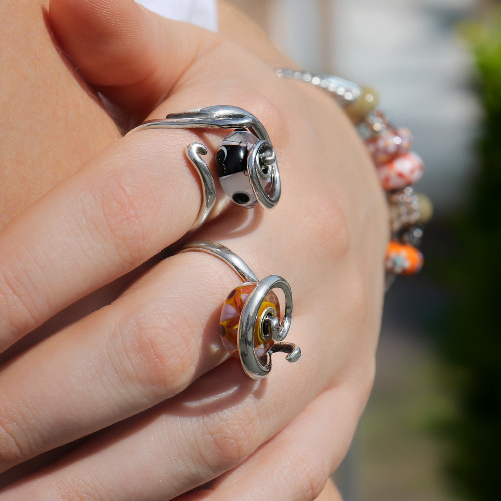 Geometry of Love Bead