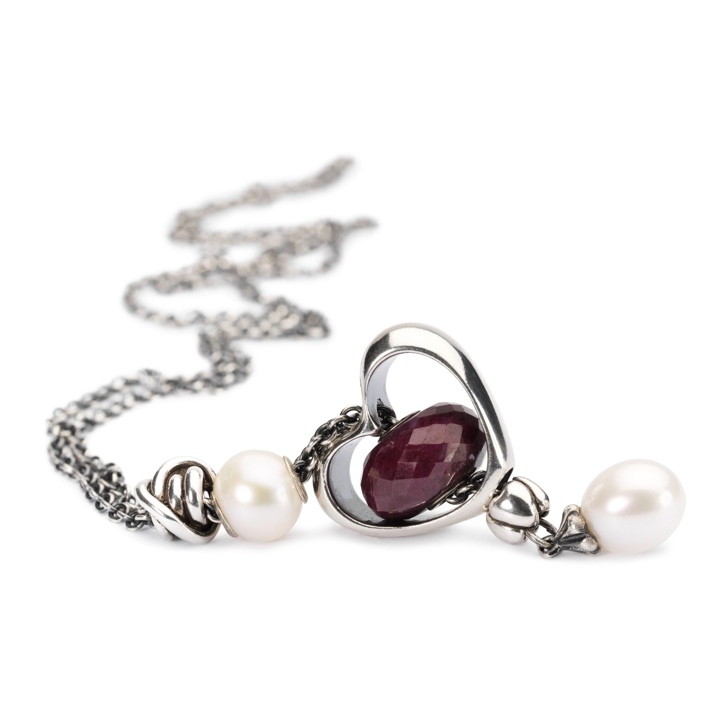 Fantasy Necklace With White Pearl